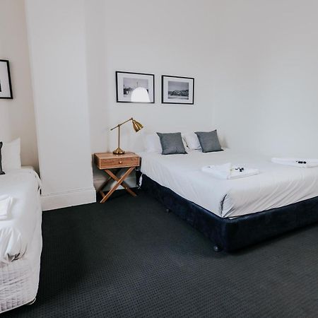 Holmesville Hotel Rum bild