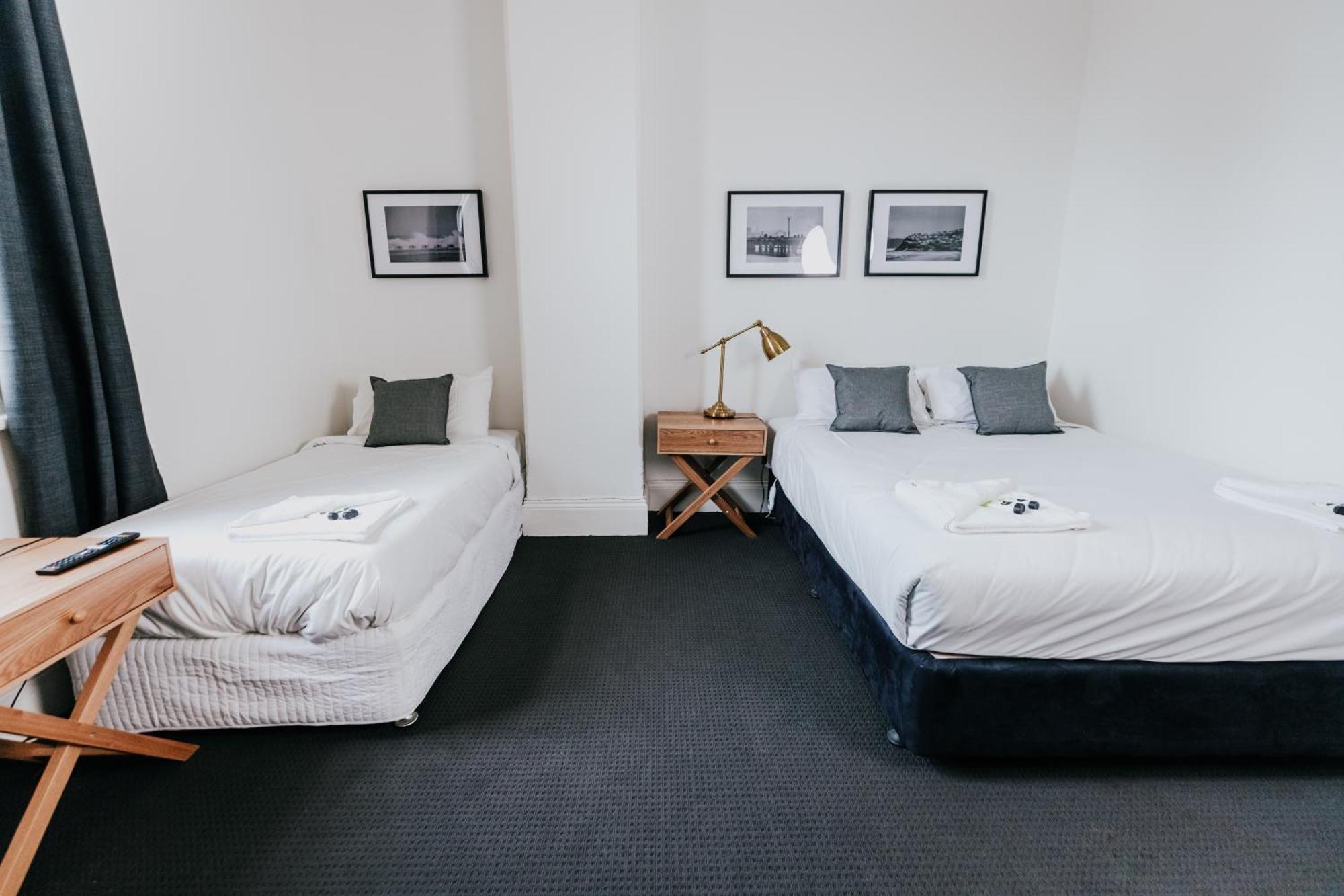 Holmesville Hotel Rum bild
